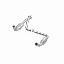 Load image into Gallery viewer, MagnaFlow DF Cat Conv 07-09 Chevrolet/GMC Silverado/Sierra 2500 HD 6.0L Y-Pipe Assy excludes Classic