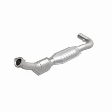 Load image into Gallery viewer, MagnaFlow Direct Fit Catalytic Converter 99-00 Ford Trucks 5.4L