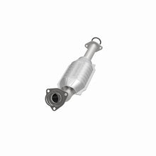 Load image into Gallery viewer, MagnaFlow Direct Fit Catalytic Converter 03-04 Toyota Tundra V8 4.7L Gas
