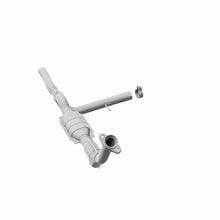 Load image into Gallery viewer, MagnaFlow DF Catalytic Conv 04-06 Ford F-150 Pickup 5.4L 4WD (Exc Heritage Edition) P/S (49 State)