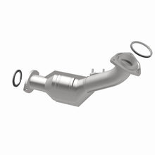 Load image into Gallery viewer, MagnaFlow Direct Fit Catalytic Converter 00-04 Toyota Tacoma 3.4L California