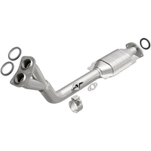 Load image into Gallery viewer, MagnaFlow Direct Fit Catalytic Converter 96-00 Toyota 4 Runner 2.7