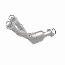 Load image into Gallery viewer, MagnaFlow Direct Fit Catalytic Converter 01-04 Toyota Tacoma 2.7L