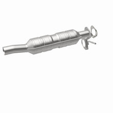 Load image into Gallery viewer, MagnaFlow Direct Fit Catalytic Converter 07-08 E-350 Super Duty 5.4 &amp; 6.8 L OEM Underbody
