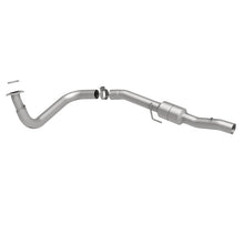 Load image into Gallery viewer, MagnaFlow Direct Fit Catalytic Converter 00-06 Chevy/GMC D/S OEM