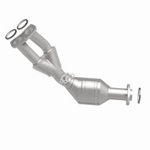 Load image into Gallery viewer, MagnaFlow Direct Fit Catalytic Converter 01-04 Toyota Tacoma Front 2.7L