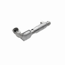 Load image into Gallery viewer, MagnaFlow Direct Fit Catalytic Converter 01-04 Ford F-150 Pickup 5.4L 4WD 4R100 Trans D/S (49 State)