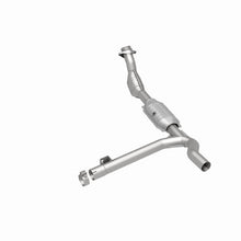 Load image into Gallery viewer, MagnaFlow Direct Fit Catalytic Converter 99-00 Ford F-150 4.2L 50S