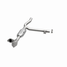 Load image into Gallery viewer, MagnaFlow Direct Fit Catalytic Converter 99-00 Ford F-150 4.2L 50S