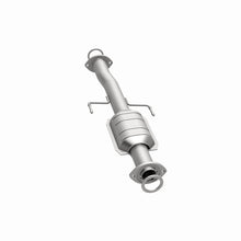 Load image into Gallery viewer, MagnaFlow Direct Fit Catalytic Converter 01-04 Toyota Tacoma 2.4L Rear