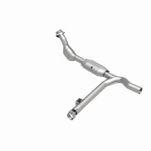 Load image into Gallery viewer, MagnaFlow Direct Fit Catalytic Converter 99-00 Ford F-150 4.2L 50S