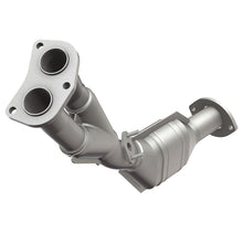 Load image into Gallery viewer, MagnaFlow Direct Fit Catalytic Converter 01-04 Tacoma 2.7L front 49S