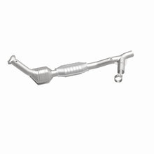 Load image into Gallery viewer, MagnaFlow Direct Fit Catalytic Converter 98 Ford Expedition 5.4L