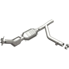 Load image into Gallery viewer, MagnaFlow Direct Fit Catalytic Converter 01 Ford Trucks 5.4L