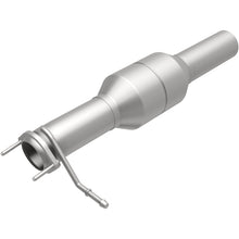 Load image into Gallery viewer, MagnaFlow Direct Fit Catalytic Converter 03-05 Ford F250/350 SD 6.0
