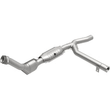 Load image into Gallery viewer, MagnaFlow Direct Fit Catalytic Converter 01 Ford Trucks 4.6L
