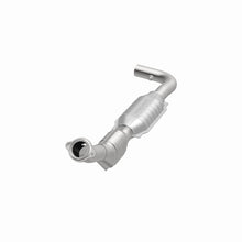 Load image into Gallery viewer, MagnaFlow Direct Fit Catalytic Converter 99-00 Ford Trucks 5.4L
