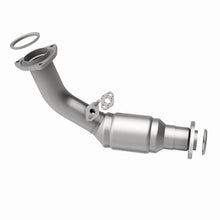 Load image into Gallery viewer, MagnaFlow Direct Fit Catalytic Converter 99-02 Toyota 4 Runner 3.4L Front