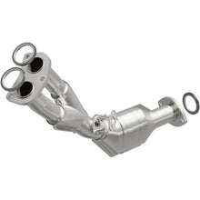 Load image into Gallery viewer, MagnaFlow Direct Fit Catalytic Converter 01-04 Toyota Tacoma Front 2.7L