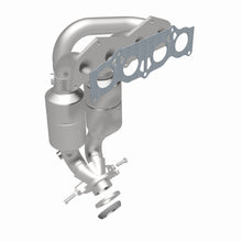 Load image into Gallery viewer, MagnaFlow Direct Fit Catalytic Converter 01-03 Toyota RAV4 2.0L
