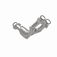 Load image into Gallery viewer, MagnaFlow Direct Fit Catalytic Converter 01-04 Tacoma 2.7L front 49S