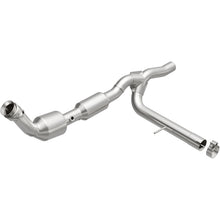 Load image into Gallery viewer, MagnaFlow Direct Fit Catalytic Converter 2005 Ford F150 V8