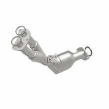 Load image into Gallery viewer, MagnaFlow Direct Fit Catalytic Converter 01-04 Toyota Tacoma Front 2.7L
