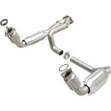 Load image into Gallery viewer, MagnaFlow Direct Fit Catalytic Converter 99-00 Chevy Pickups 4.3L