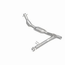 Load image into Gallery viewer, MagnaFlow Direct Fit Catalytic Converter 99 F-150 5.4L V8 P/S 2WD