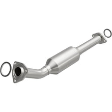 Load image into Gallery viewer, MagnaFlow Direct Fit Catalytic Converter OEM 2003-2004 Toyota Tundra Underbody - 28.75in Length