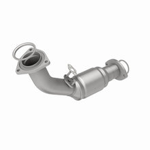 Load image into Gallery viewer, MagnaFlow Direct Fit Catalytic Converter 99-02 Toyota 4 Runner 3.4L Front