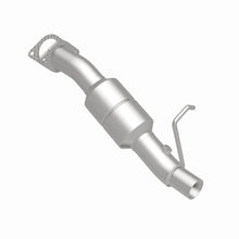 Load image into Gallery viewer, MagnaFlow Direct Fit Catalytic Converter 05 Silverado 2500HD 6.0L