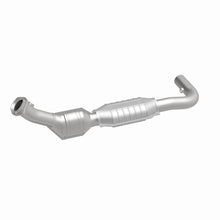 Load image into Gallery viewer, MagnaFlow Direct Fit Catalytic Converter 99-00 Ford Trucks 5.4L
