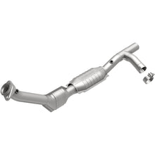 Load image into Gallery viewer, MagnaFlow Direct Fit Catalytic Converter 99-00 Ford Trucks 5.4L