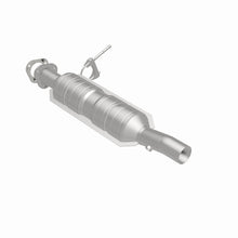 Load image into Gallery viewer, MagnaFlow Direct Fit Catalytic Converter 07-08 E-350 Super Duty 5.4 &amp; 6.8 L OEM Underbody