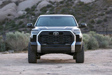 Load image into Gallery viewer, Fabtech 2022 Toyota Tundra 4WD Factory Rear Coils 3in UCA Sys w/Fr Dirt Logic 2.5 Resi C/O Rr Coil