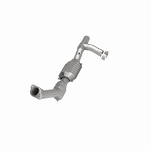 Load image into Gallery viewer, MagnaFlow Direct Fit Catalytic Converter 99-02 Expedition 5.4L 4wd