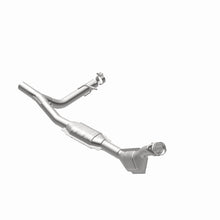 Load image into Gallery viewer, MagnaFlow Direct Fit Catalytic Converter 99 F-150 5.4L V8 P/S 2WD