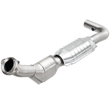 Load image into Gallery viewer, MagnaFlow Direct Fit Catalytic Converter 99-00 Ford Trucks 5.4L