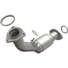 Load image into Gallery viewer, MagnaFlow Direct Fit Catalytic Converter 99-02 Toyota 4 Runner 3.4L Front