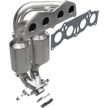 Load image into Gallery viewer, MagnaFlow Direct Fit Catalytic Converter 01-03 Toyota Rav4 2.0L L4