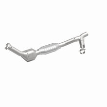Load image into Gallery viewer, MagnaFlow Direct Fit Catalytic Converter 98 Ford Expedition 5.4L