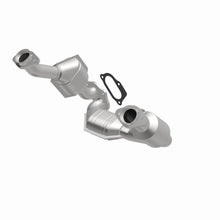 Load image into Gallery viewer, MagnaFlow Direct Fit Catalytic Converter 03 Ranger/BSer 3.0 frnt 50S