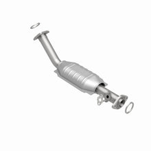 Load image into Gallery viewer, MagnaFlow Direct Fit Catalytic Converter 00-02 Toyota Tundra 4.7L