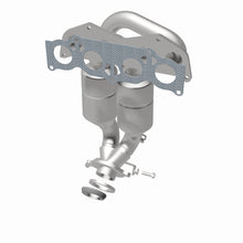 Load image into Gallery viewer, MagnaFlow Direct Fit Catalytic Converter 01-03 Toyota RAV4 2.0L