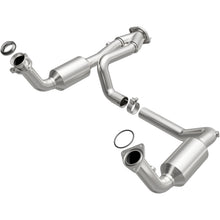 Load image into Gallery viewer, MagnaFlow DF Catalytic Conv OEM 2005 GMC Sierra/Chevrolet Silverado 1500/Cadillac Escalade Underbody