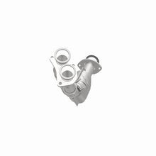 Load image into Gallery viewer, MagnaFlow Direct Fit Catalytic Converter 01-04 Tacoma 2.7L front 49S