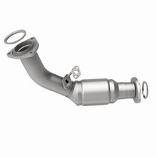 Load image into Gallery viewer, MagnaFlow Direct Fit Catalytic Converter 99-02 Toyota 4 Runner 3.4L Front