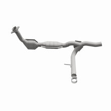 Load image into Gallery viewer, MagnaFlow DF Catalytic Conv 04-06 Ford F-150 Pickup 5.4L 4WD (Exc Heritage Edition) P/S (49 State)