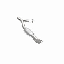 Load image into Gallery viewer, MagnaFlow Direct Fit Catalytic Converter 98 Ford Expedition 5.4L